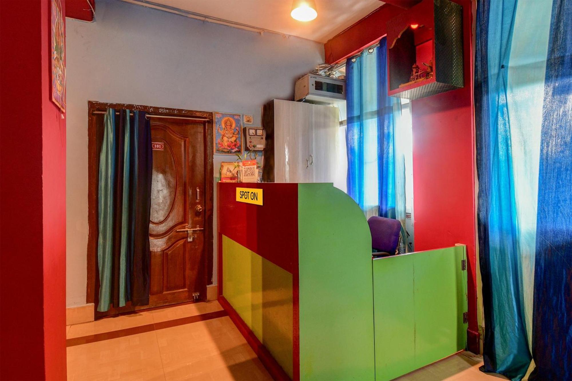 Baripada Oyo Flagship Pratikshya Guest House מראה חיצוני תמונה